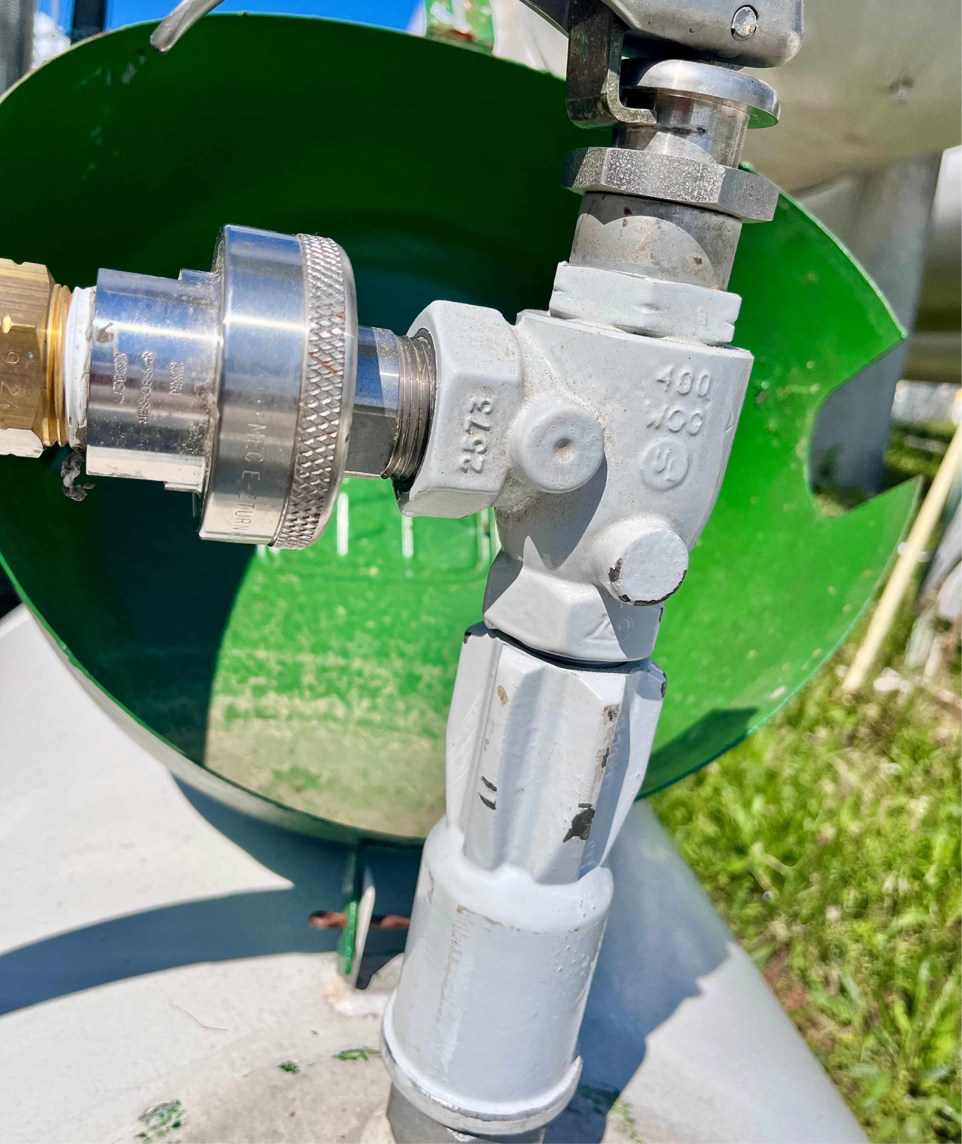 propanedeilvery2 filling propane tank